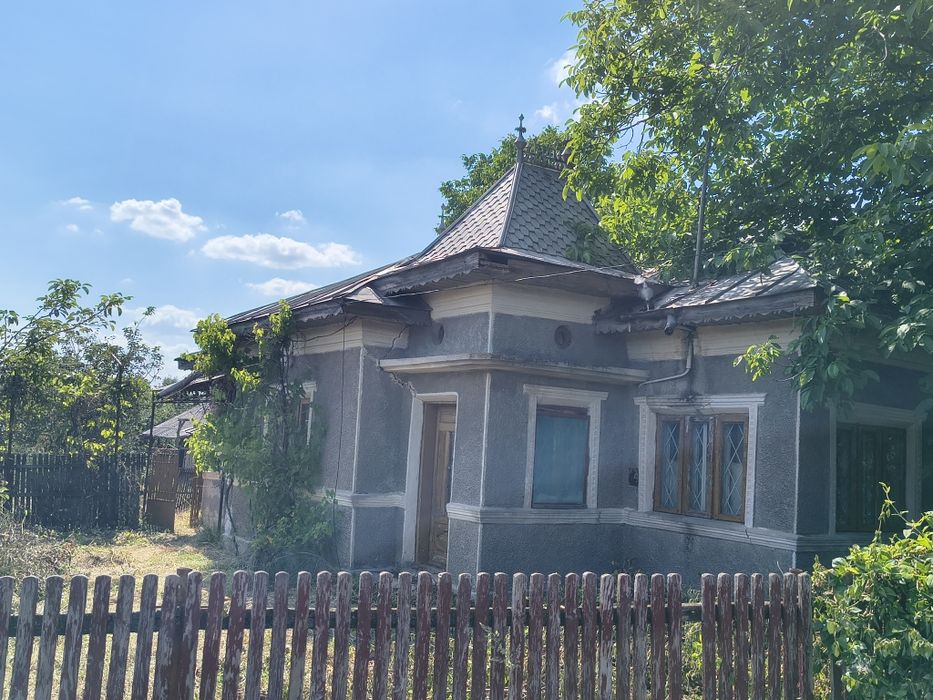 Casa +teren de vanzare