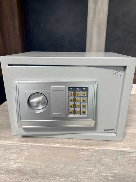 Сейф RFG EA20, неогнеупорен, с дигитален код, стоманен, 31 x 20 x 20 cm