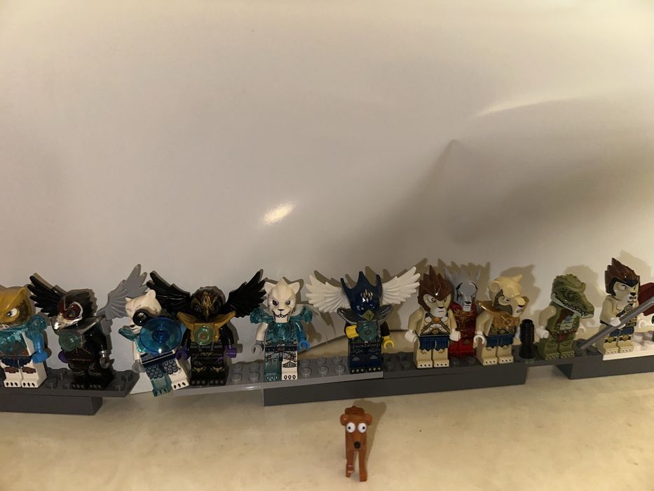 Продам минифигурки Лего