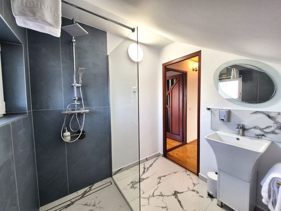 Închiriez Apartamente Cazare în regim hotelier  în inima orașului Târg