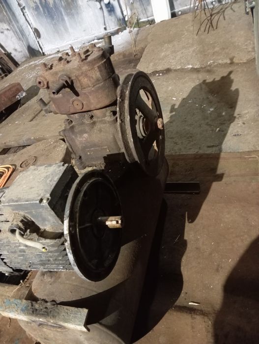 Продам недоделоный кампрессор все есть нужно доделоть.