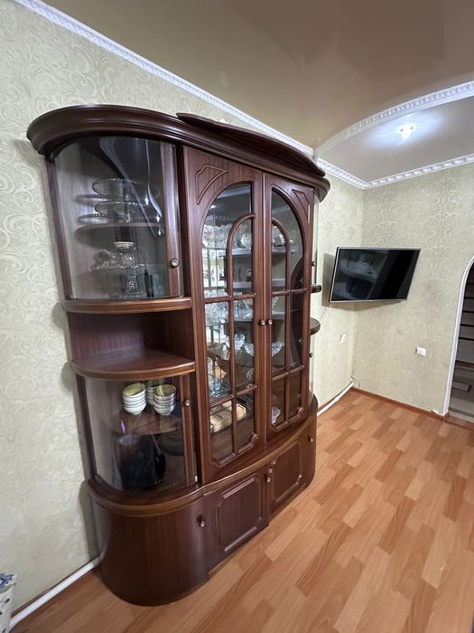 Продам стенку, витрину