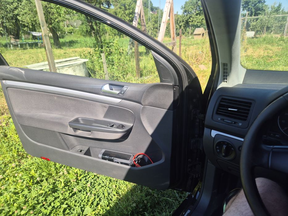 Vând Golf 5 din 2007