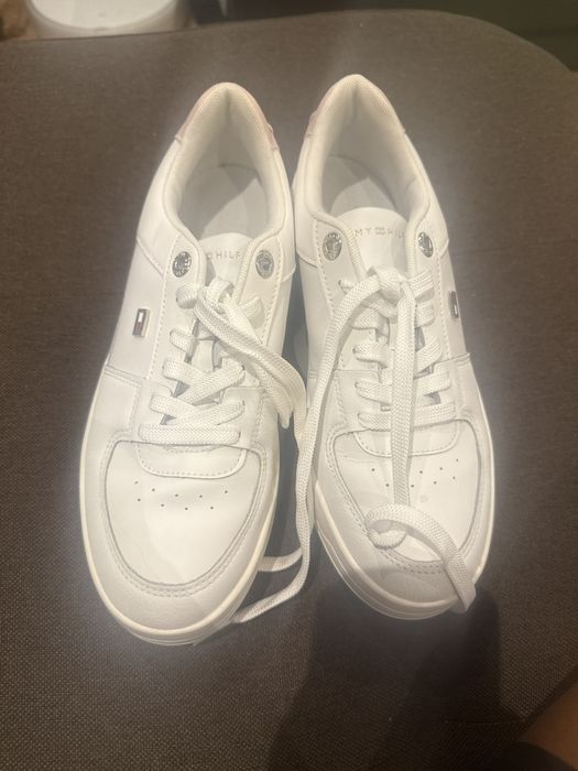 Маратонки Tommy Hilfiger  38 номер