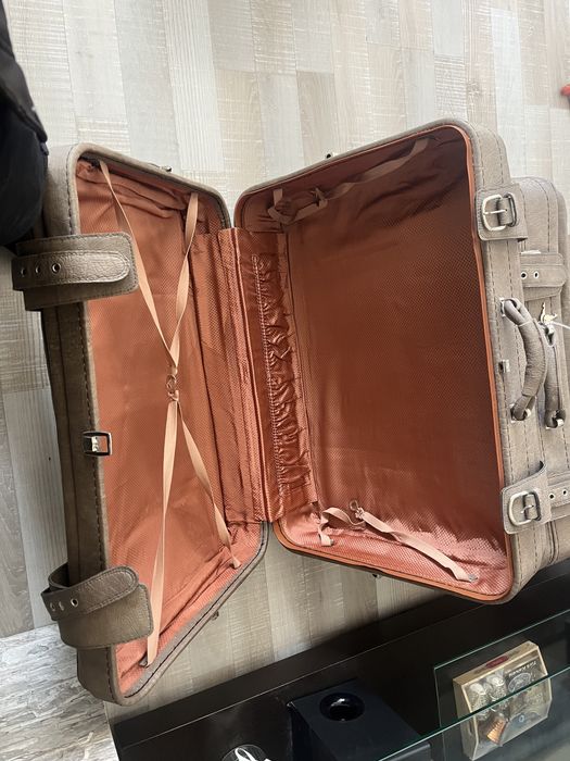 4 броя кожени куфари