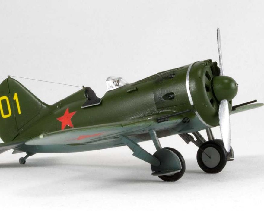 Сборная модель самолета И-16 тип 28  (ICM, 1/72)