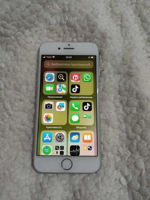 Продам айфон 8 память 256