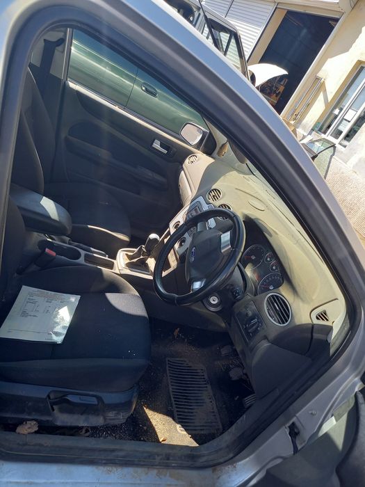 Форд Фокус 1.6 16V  на части !