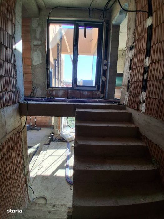 Casa spatioasa, compartimentata eficient, Dambul Rotund