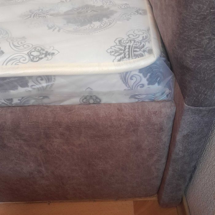 Кровать новая ручной сборки