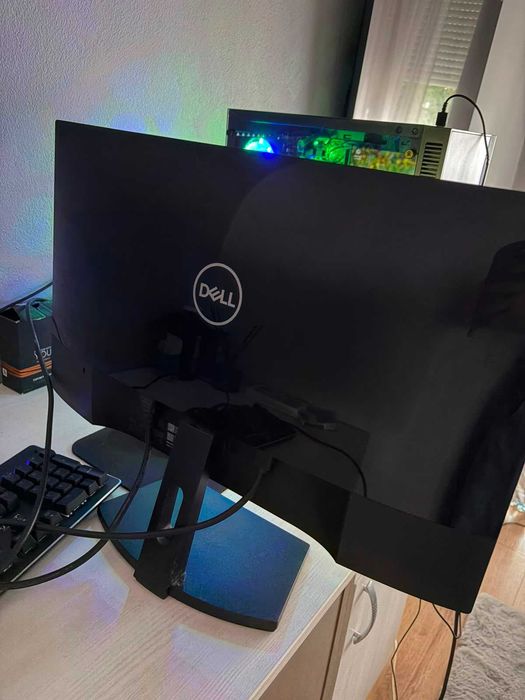 PC Gaming + Monitor + CADOU mouse și tastatură