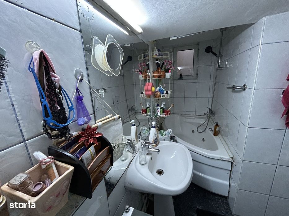 Vand apart.2 cam.st.70 mp.pe str.Prapogescu,pe mal.