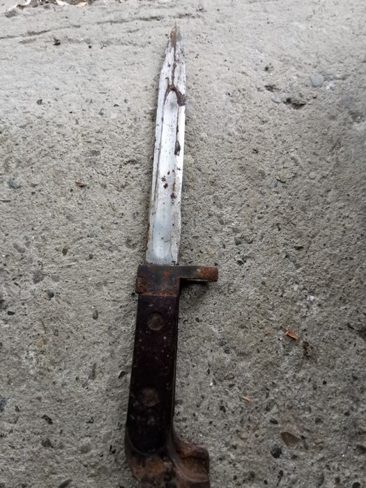 Baioneta foarte veche