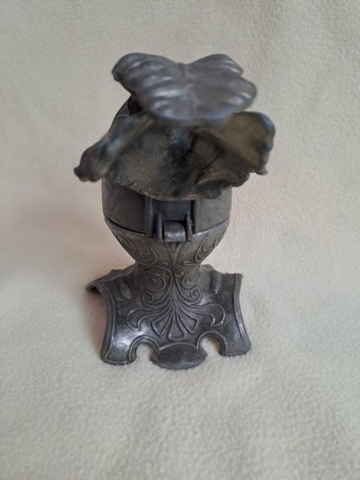 bricheta de masa coif medieval