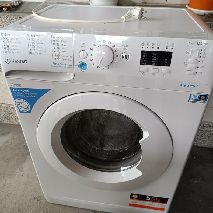 Продавам пералня "Индезит"