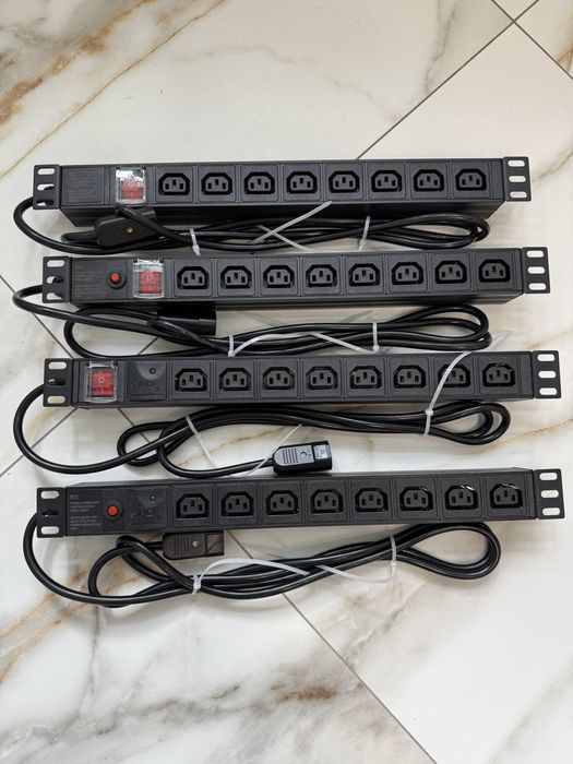 PDU 8 и 9 раземов в ассортименте Блок силовых розеток в стойку C14 C13