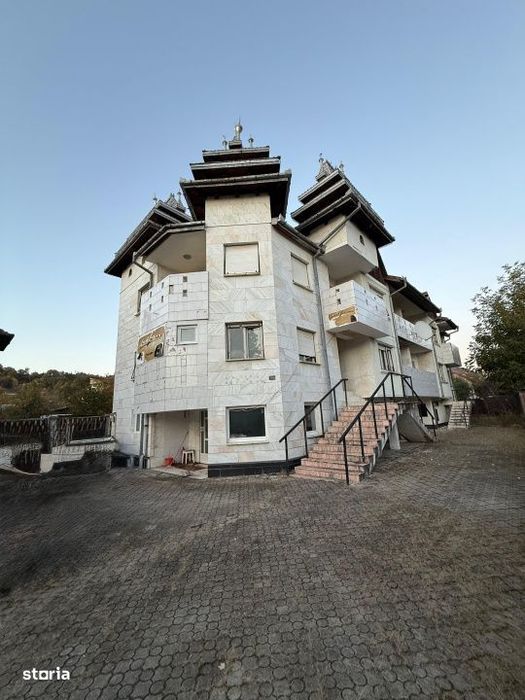 Casa P+2 cu 5 ari teren, str. Iuliu Maniu - Exclusivitate