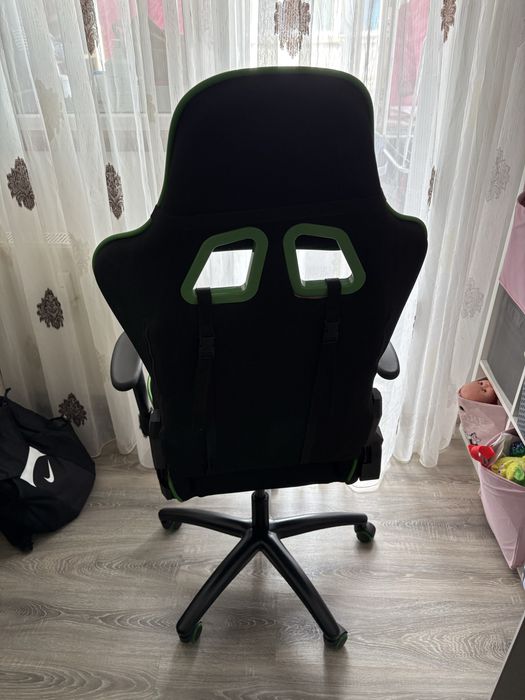 Scaun gaming Apex Racer,reglabil,cu perna lombara-stare foarte buna