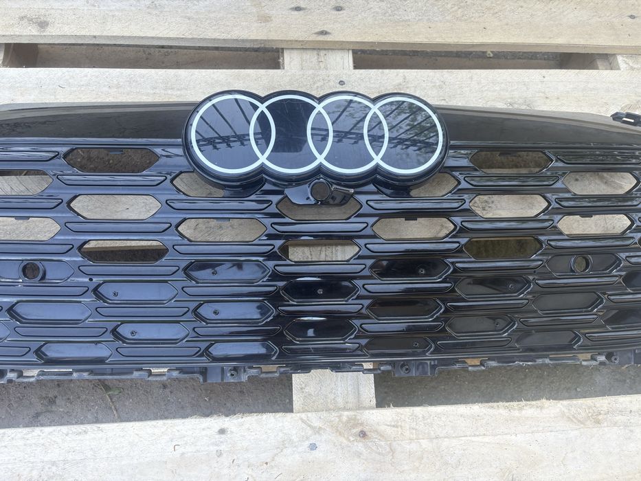 Централна решетка за Ауди Е- трон / Audi E - tron Grille