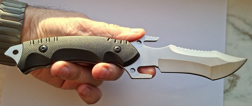 Cuțit vânătoare / camping  / drumeție 24.5cm