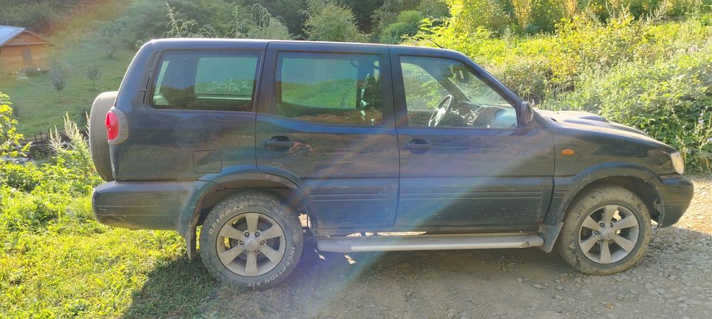 Nissan Terrano тъмно син