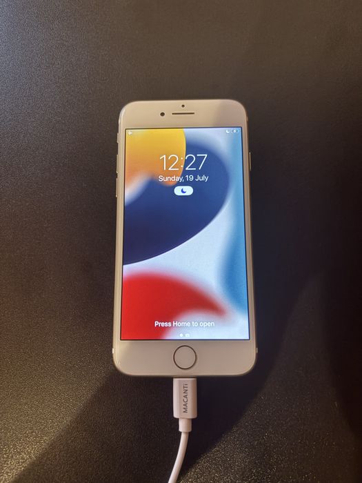 Iphone 7 (Отлично състояние)
