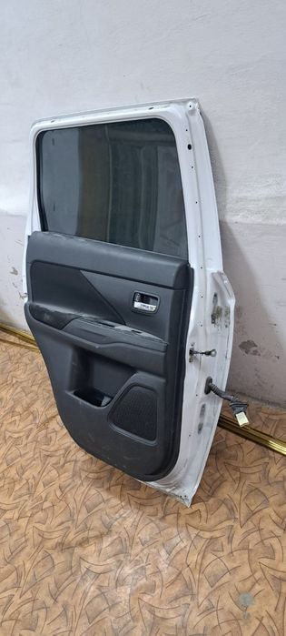 Продам дверь от митсубиси аутлендер 2012г