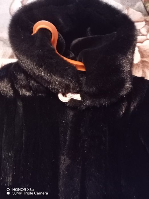 Продаю Шубу ИСКУССТВЕННУЮ!! !!