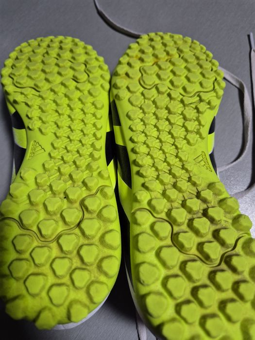 Маратонки за футбол (стоножки) Adidas 38