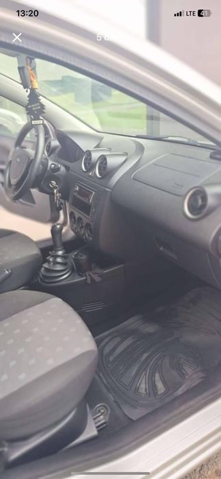 FORD Fiesta 2004 — imagine 4