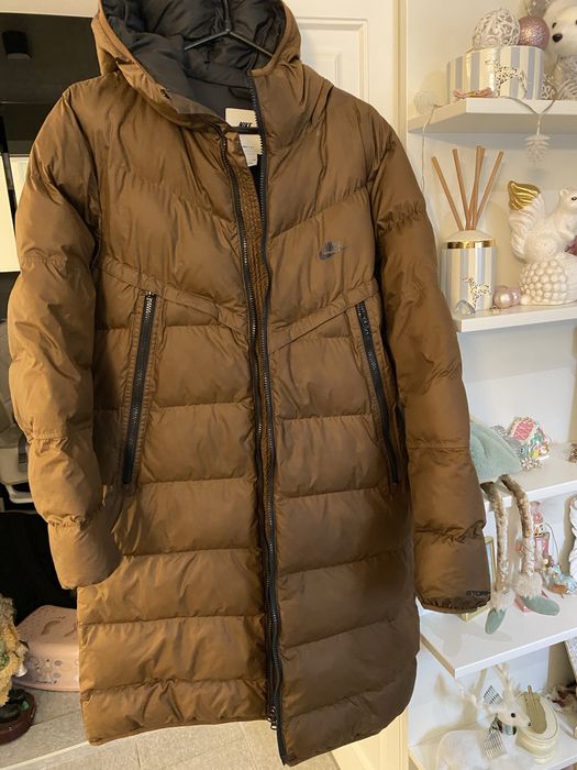 Дълго кафяво яке  Nike