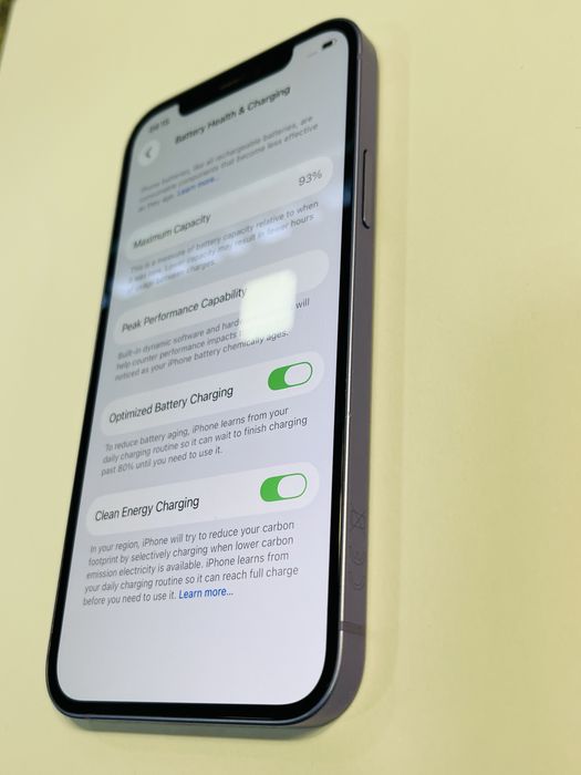 iPhone 12 / Mov / 93% Battery