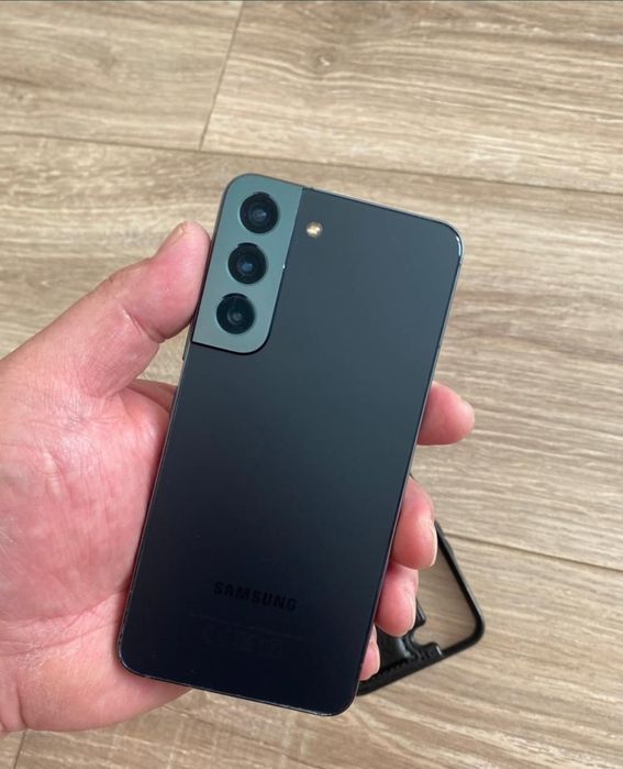 Продам Samsung S22 5G