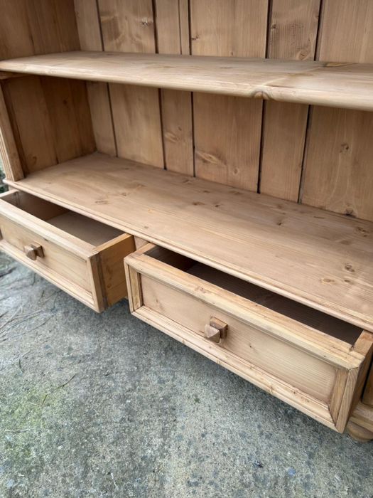 Biblioteci vechi din lemn de brad