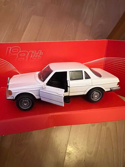 Мерцедес 123 бял