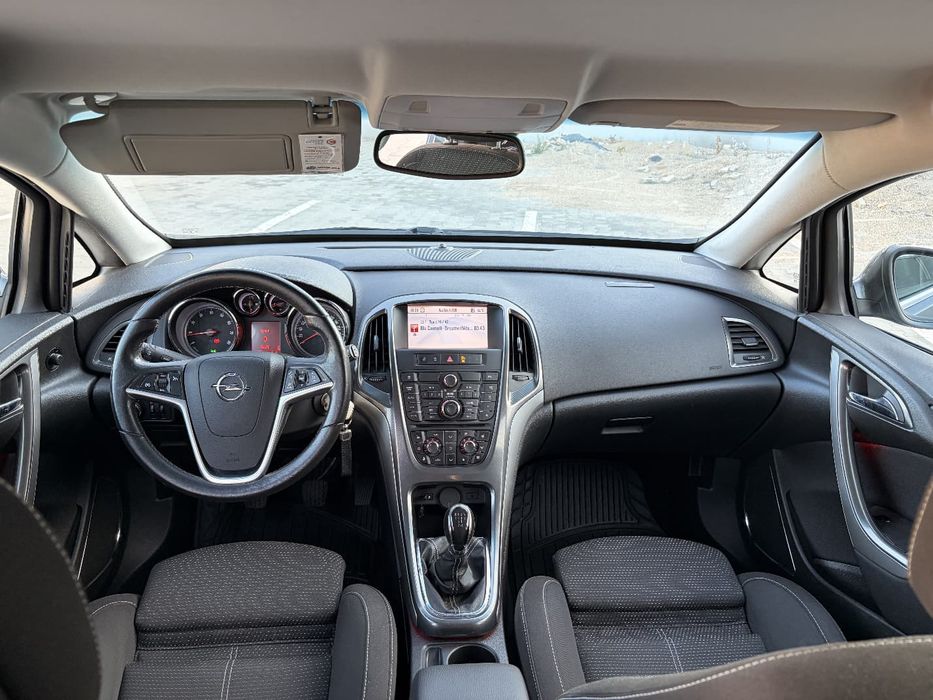 Opel astra J break 1.4 benzina2011
