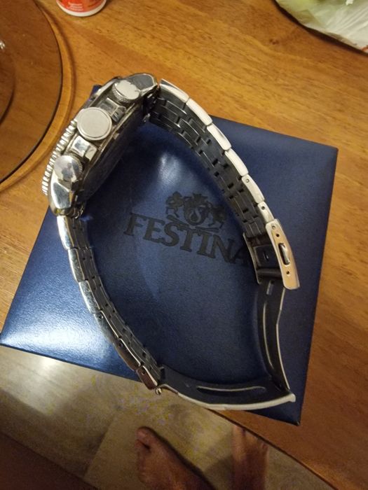 Vand schimb ceas festina original. Barbatesc mare