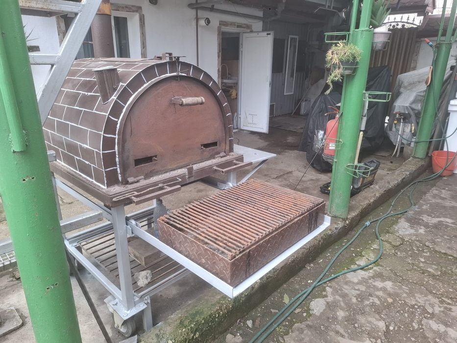 Vand cuptor pt pizza cu gratar si masa incorporate