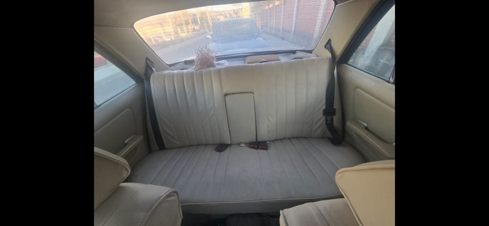 MERCEDES-BENZ E-Class 1982 — imagine 4