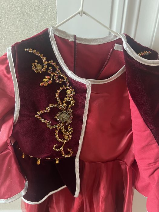 Продаю платья в национальном стиле для девочек