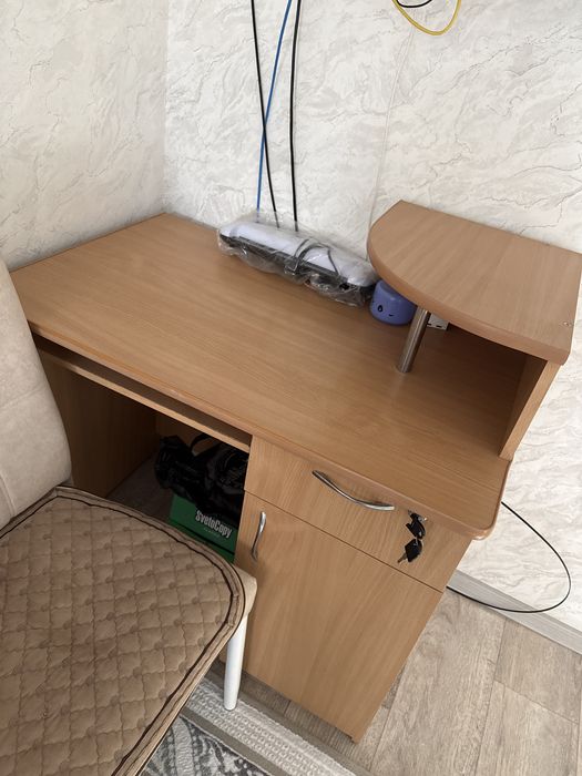 Продам компьютерный стол