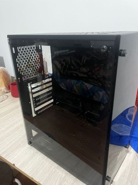 Корпус ATX подробности в описании