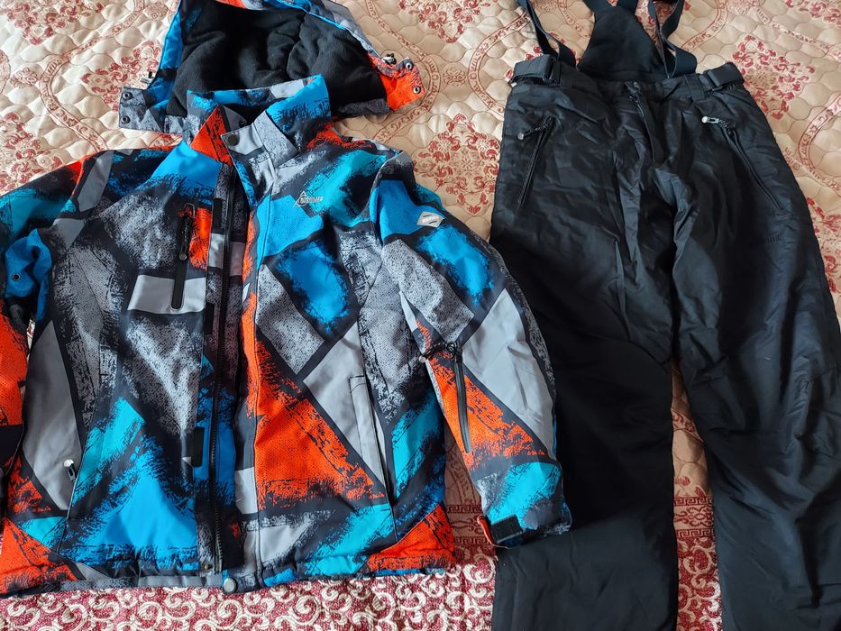 Продам зимний костюм