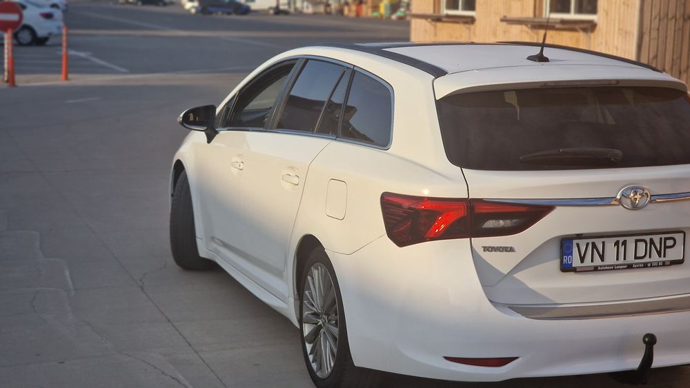 Toyota Avensis/ Panoramic