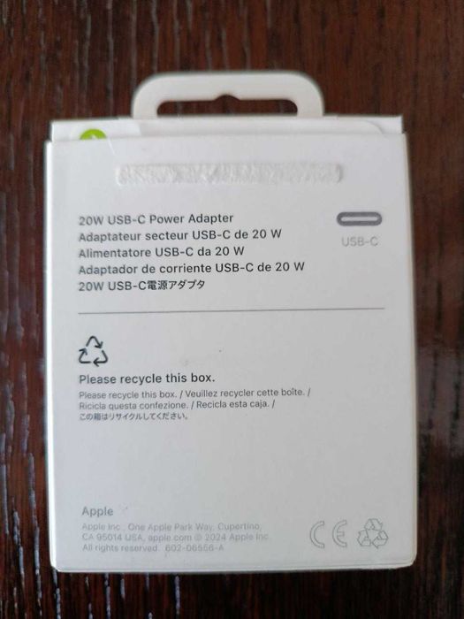 Apple 20W USB-C Power adapter/Адаптер для Apple USB-C мощностью 20 Вт