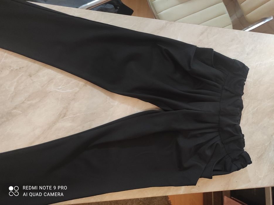 Елегантен панталон-25лв.