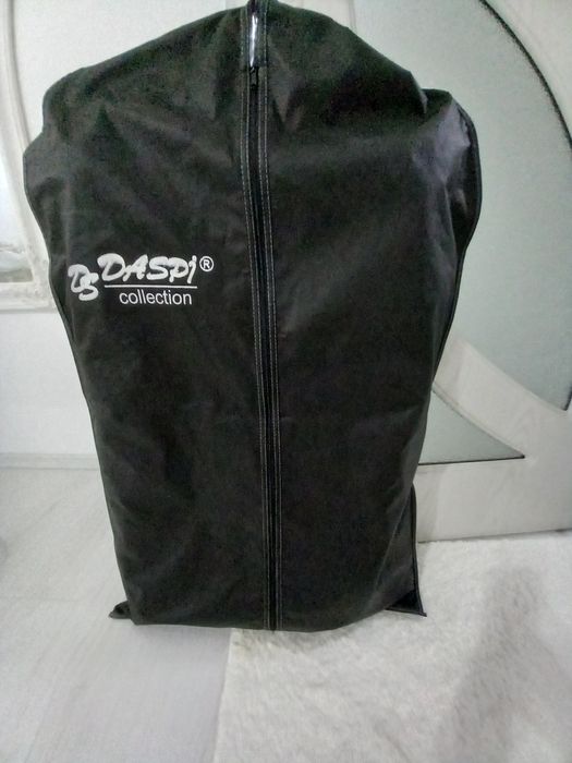 Costum barbati nou