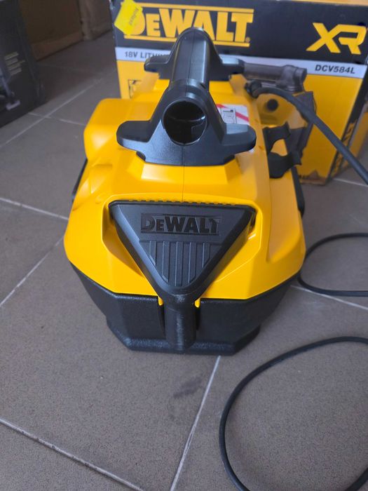 Aspirator umed/uscat Dewalt DCV584L (pentru funcționare cu baterie de 18 volți și la rețea