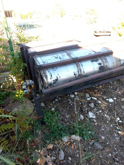 ЦИСТЕРНИ Неръждаеми вместимост 1300 литра 2бр