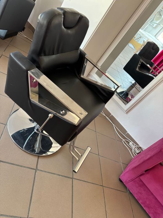 Scafa coafor și scaun frizerie